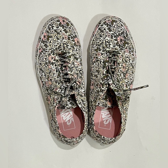 Vans Shoes - Vans Mono Floral Old Skool Tapered Sneakers US Women’s 8.5 Men’s 7 EUC